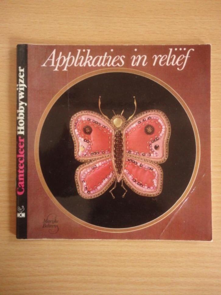 Te koop: Applikaties in rerliëf - Marijke Behrens, Hobby en Vrije tijd, Borduren en Borduurmachines, Zo goed als nieuw, Overige typen