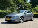 2015 Volvo V40 T3 2.0 Nwe Distributieriem - Navi - Historie, Auto's, Volvo, Voorwielaandrijving, 65 €/maand, Stof, 4 cilinders