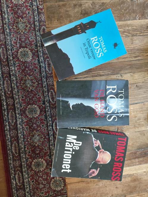 T. Ross:Onze vrouw in Tripoli, de marionet, de hand van god, Boeken, Thrillers, Zo goed als nieuw, Nederland, Ophalen of Verzenden