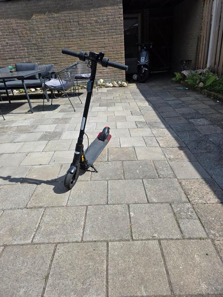 Elektrische Step - Nieuwe Accu!, Fietsen en Brommers, Steps, Zo goed als nieuw, Elektrische step (E-scooter), Ophalen of Verzenden