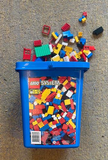 grote doos LEGO System blokjes beschikbaar voor biedingen