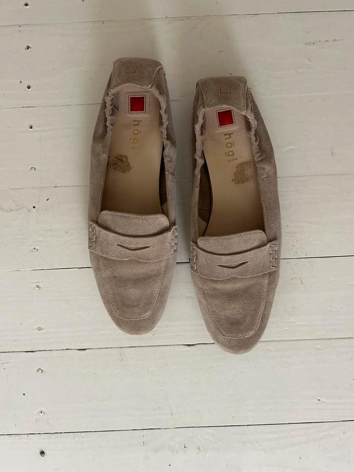 Högl Suède Loafers - Zo Goed Als Nieuw!, Kleding | Dames, Schoenen, Zo goed als nieuw, Instappers, Beige, Ophalen