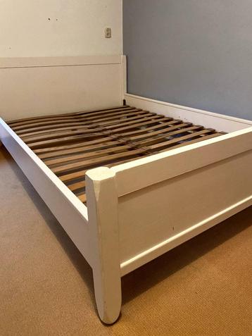 Wit bedframe 140 x 200 cm (met lattenbodem, zonder matras)