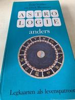 Het boek astrologie  anders legkaarten  als levens patroon, Jaap Venker -Dick Brouwer, Astrologie, Ophalen of Verzenden, Zo goed als nieuw
