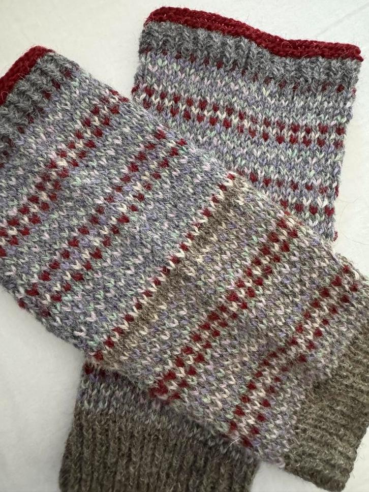 Handgebreide Polswarmers - Uniek!, Kleding | Dames, Mutsen, Sjaals en Handschoenen, Nieuw, Handschoenen, Maat 38/40 (M), Ophalen of Verzenden