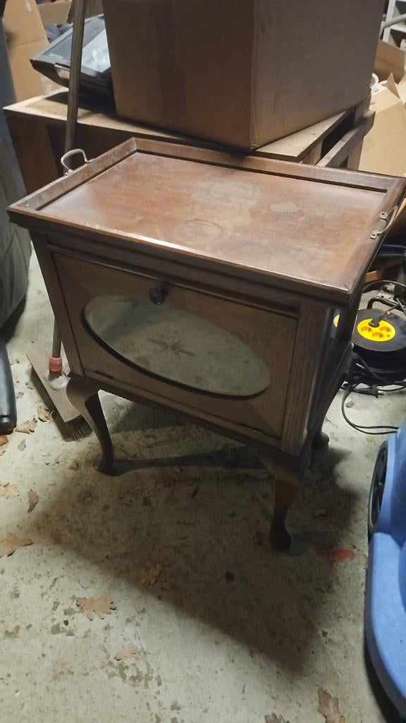 Theekastje antiek, Ophalen