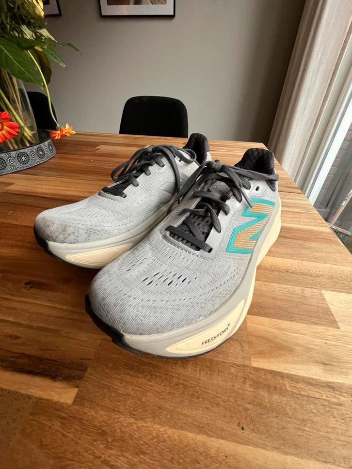 New Balance More V5 - Maat 40.5, Kleding | Heren, Schoenen, Gedragen, Sportschoenen, Overige kleuren, Ophalen of Verzenden
