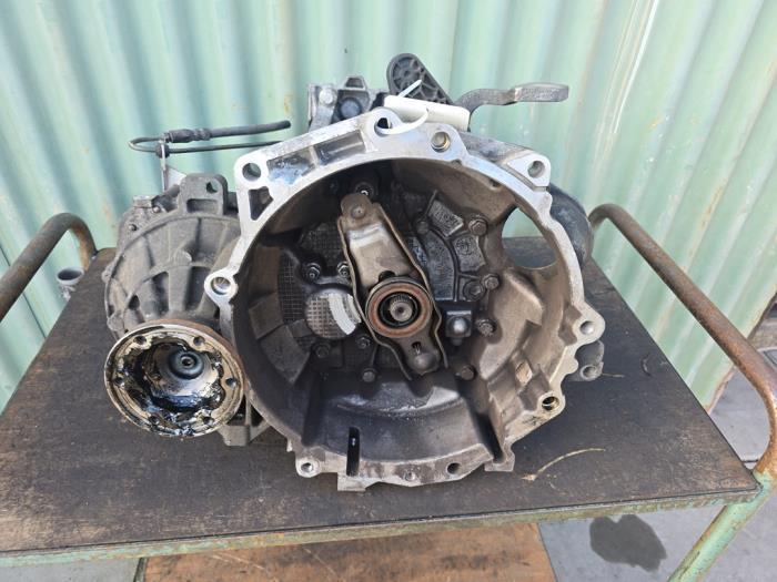 Versnellingsbak van een Volkswagen Scirocco, Auto-onderdelen, Transmissie en Toebehoren, Volkswagen, Gebruikt, 3 maanden garantie