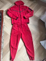 Tech pak Rood Nike Trainingspak - Broek S, Vest M, Ophalen of Verzenden, Gedragen, Maat 46 (S) of kleiner, Rood