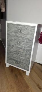 Nachtkastje/ 4 lades/ kastje, Huis en Inrichting, Slaapkamer | Nachtkastjes, Ophalen, Minder dan 45 cm, 55 tot 70 cm