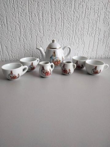Peter Rabbit servies beschikbaar voor biedingen
