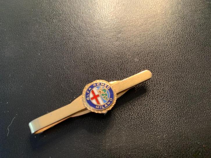 Alfa Romeo dasspeld (Stropdas speld) Old Badge Vintage., Verzamelen, Automerken, Motoren en Formule 1, Zo goed als nieuw, Auto's