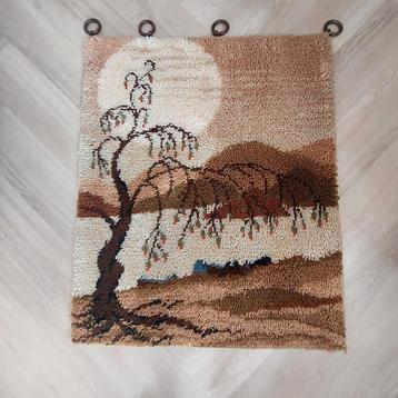 Vintage getuft wandkleed beschikbaar voor biedingen