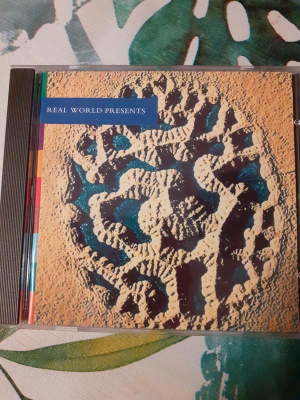 Real World Presents - Various World Artists, Cd's en Dvd's, Cd's | Wereldmuziek, Zo goed als nieuw, Overige soorten, Ophalen of Verzenden