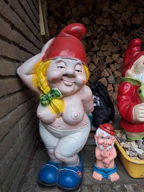 Sexy, ondeugende kabouters. Kabouter vrouw is verkocht., Tuin en Terras, Tuinbeelden, Gebruikt, Ophalen