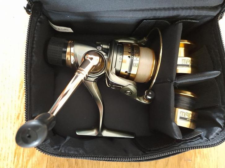 Mooie Shakespeare MACH 3 2500 RD mooie kleine molen 215 GRAM, Watersport en Boten, Hengelsport | Roofvissen, Zo goed als nieuw