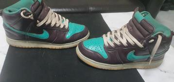 Nike dunk size 43 beschikbaar voor biedingen