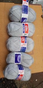 5 bollen wol,  kleur grijs, van katia lanas, Ophalen of Verzenden, Nieuw, Breien of Haken, Wol of Garen