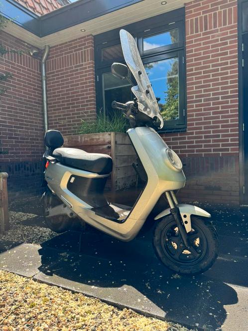 Elektrische Niu Scooter zonder accu, Fietsen en Brommers, Brommeronderdelen | Scooters, Gebruikt, Overige merken, Overige typen