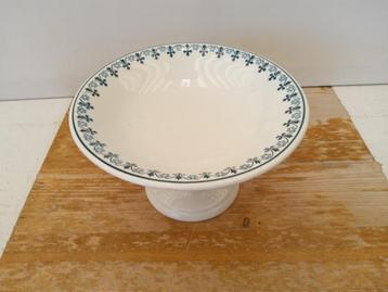 Brocante schaal op voet beschikbaar voor biedingen