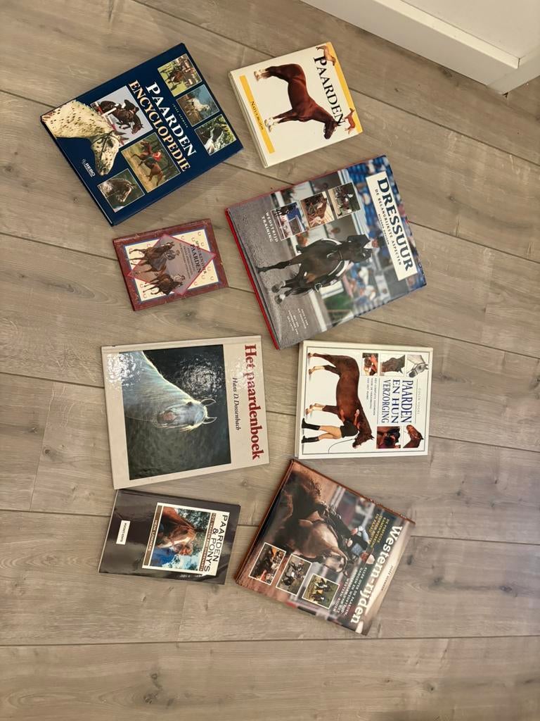 Bieden diverse paardenboeken, Boeken, Ophalen of Verzenden, Zo goed als nieuw