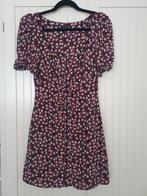Jurkje maat 38 Zara. Rood/wit/zwart gebloemd., Maat 38/40 (M), Ophalen of Verzenden, Gedragen, Boven de knie