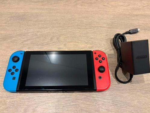 Nintendo Switch | 2 JoyCons | Oplader, Spelcomputers en Games, Spelcomputers | Nintendo Switch, Gebruikt, Switch Original, Met 2 controllers