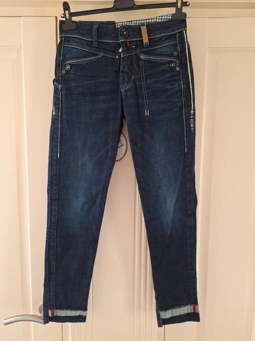 High Use Call Me jeans 27 34 XS gratis verzenden in NL, Kleding | Dames, Spijkerbroeken en Jeans, Zo goed als nieuw, W27 (confectie 34) of kleiner