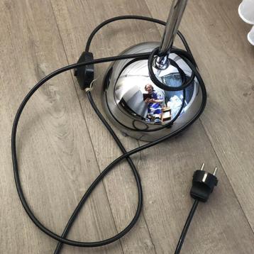 LEESLAMP DESIGN beschikbaar voor biedingen