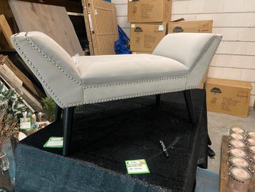 Bankje 114x46x56h beschikbaar voor biedingen