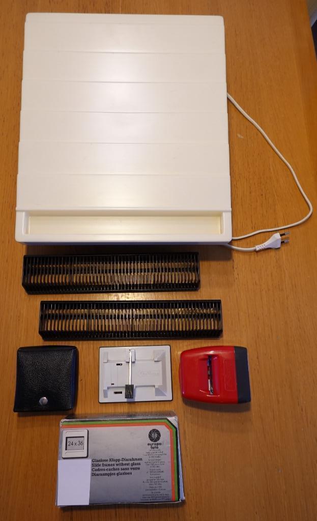 Diaviewer, diaraampjes, sledes e.a. benodigdheden, Audio, Tv en Foto, Diaprojectors, Ophalen