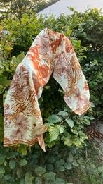 Tijgershawl met beige, roest en tekst., Ophalen of Verzenden, Zo goed als nieuw