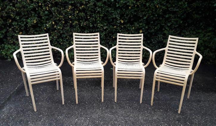 4 PIP-E stoelen met armleuningen, Huis en Inrichting, Stoelen, Gebruikt, Vier, Kunststof, Overige kleuren, Ophalen