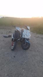 Yamaha jog r gele plaat. Ook teruil, Fietsen en Brommers, Brommeronderdelen | Scooters, Ophalen, Zo goed als nieuw