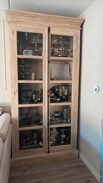 Buffetkast/ vitrinekast van rofra home.  beschikbaar voor biedingen