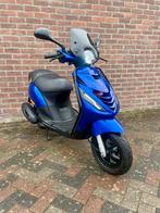 Piaggio Zip 4T SP 50cc 2023 I-Get Brom Candy Blue, Fietsen en Brommers, Scooters | Piaggio, Ophalen, Maximaal 45 km/u, Zip, Zo goed als nieuw