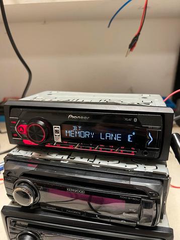 Pioneer MVH-S320BT Autoradio met Bluetooth beschikbaar voor biedingen