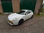 Alfa Romeo Giulietta 1.4 Turbo met Savali chip, Auto's, Alfa Romeo, Origineel Nederlands, Te koop, 5 stoelen, Benzine