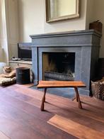 mid century/vintage / brutalist /houten bijzetafeltje/krukje, Ophalen of Verzenden