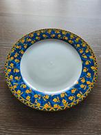 dinerbord L. Dake & Zn. met bloemetjesmotief blauw/geel, Ophalen, Overige materialen, Gebruikt, Bord(en)