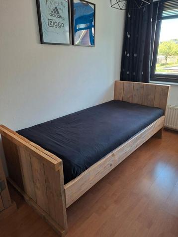 Steigerhouten bed 1 persoons (bijpassende kledingkast) beschikbaar voor biedingen