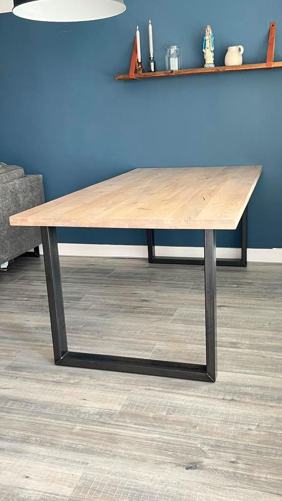 Robuuste eettafel met zwart stalen poot. 200x100x78 lxbxh, Huis en Inrichting, Tafels | Eettafels, Zo goed als nieuw, 50 tot 100 cm