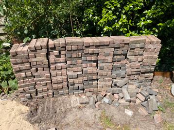 Betonnen waalformaat klinkers beschikbaar voor biedingen