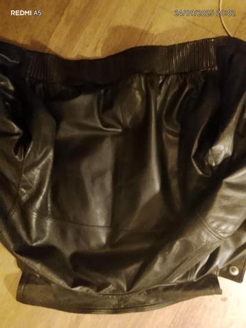 Originele Versace leren jas beschikbaar voor biedingen