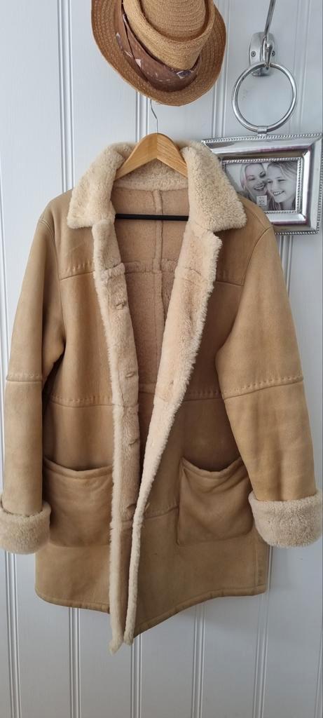 Vintage Shearling Jas Beige Maat 42 L  / 44 XL lammy coat M, Kleding | Dames, Jassen | Winter, Zo goed als nieuw, Maat 42/44 (L)