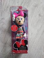 2x nieuwe fashion Minnie Mouse poppen, Ophalen of Verzenden, Mickey Mouse, Nieuw, Beeldje of Figuurtje