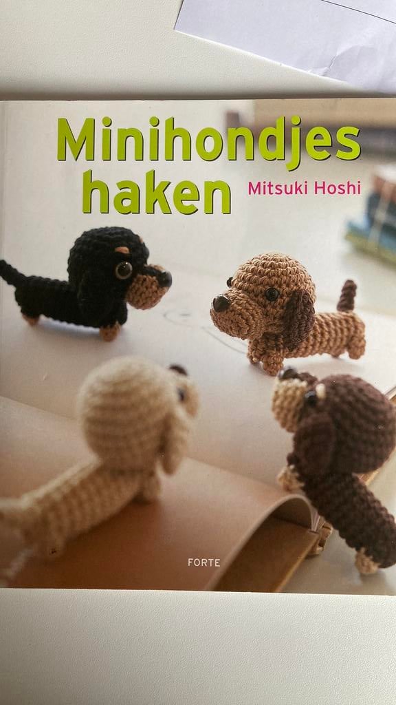 Minihondjes haken, Hobby en Vrije tijd, Breien en Haken, Ophalen of Verzenden, Zo goed als nieuw, Haken, Patroon of Boek