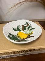 Mooie vintage schaal bord citroen fruit keramiek Portugal, Ophalen of Verzenden, Overige stijlen, Aardewerk, Schaal of Schalen