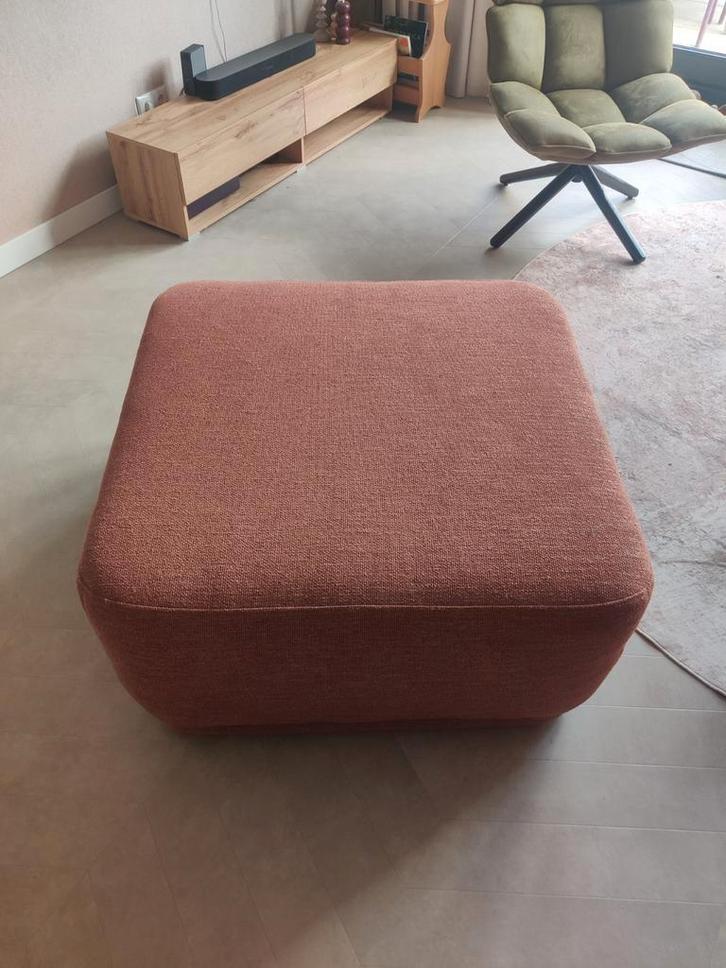 Hocker / poef Jaxxchoice 90 bij 90 roodbruin, Huis en Inrichting, Banken | Voetenbanken en Poefen, Zo goed als nieuw, 75 tot 100 cm