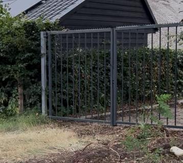 Poort / hekwerk / hek beschikbaar voor biedingen